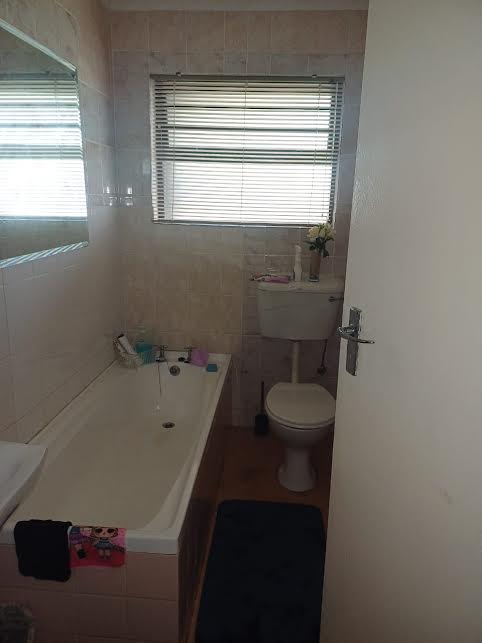 3 Bedroom Property for Sale in Electric City Western Cape